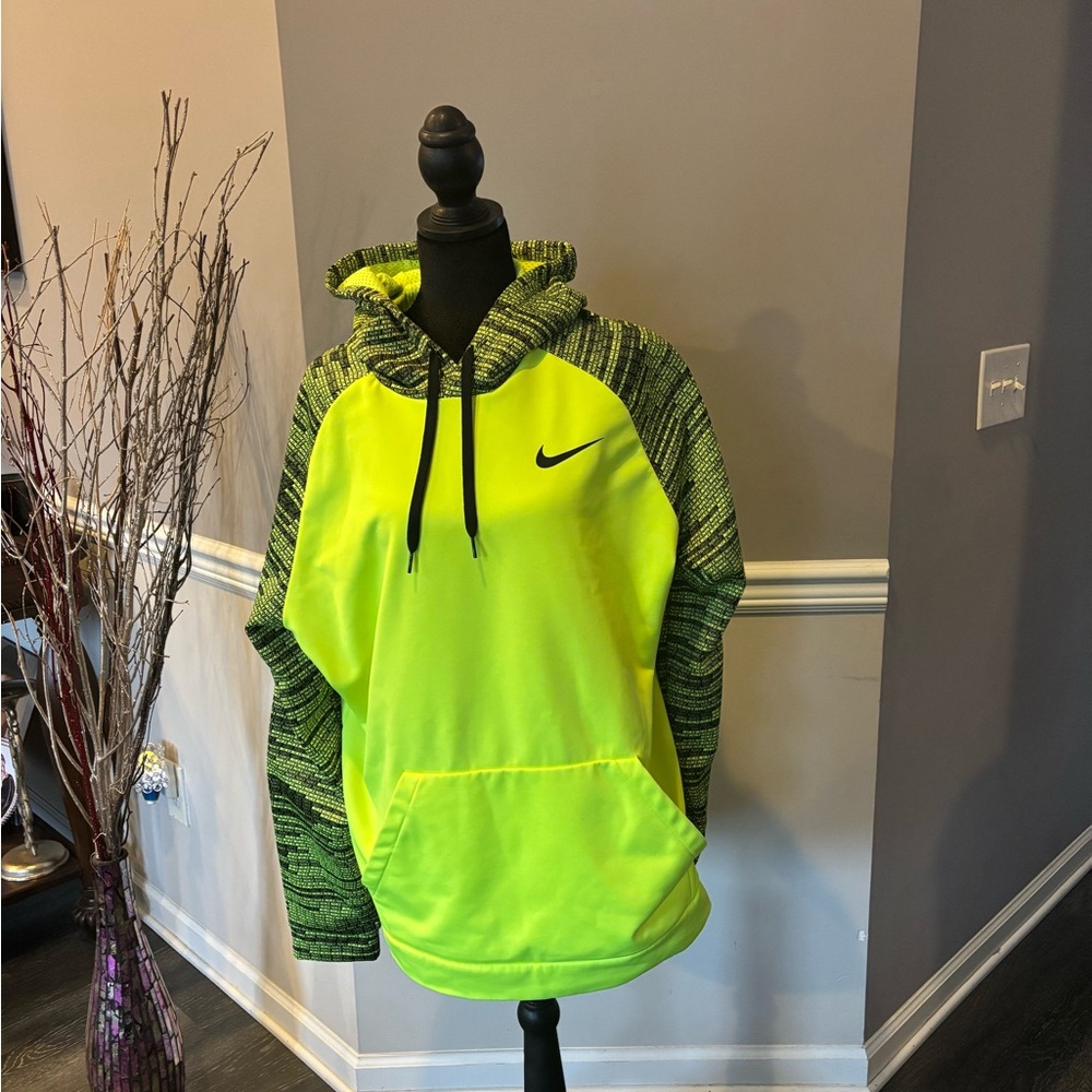 Nike Therma Dri-FIT Volt Neon Hoodie XL Black Logo Athletic Pullover
